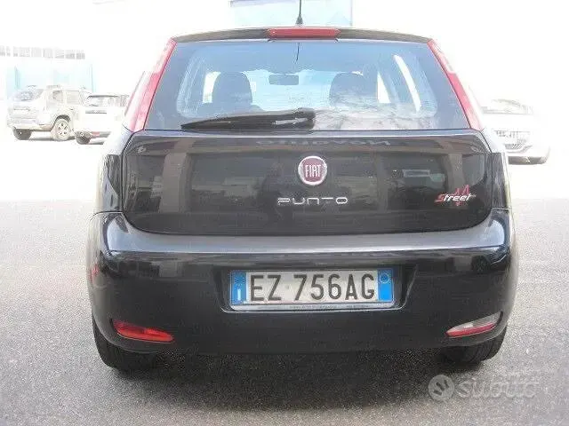 Usado Fiat Punto Street 75 CV (55 kW) 2015 Negro Utilitario