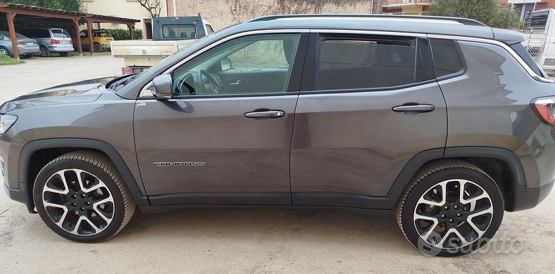 Usata Jeep Compass 120 CV (88 kW) 2017 Grigio SUV