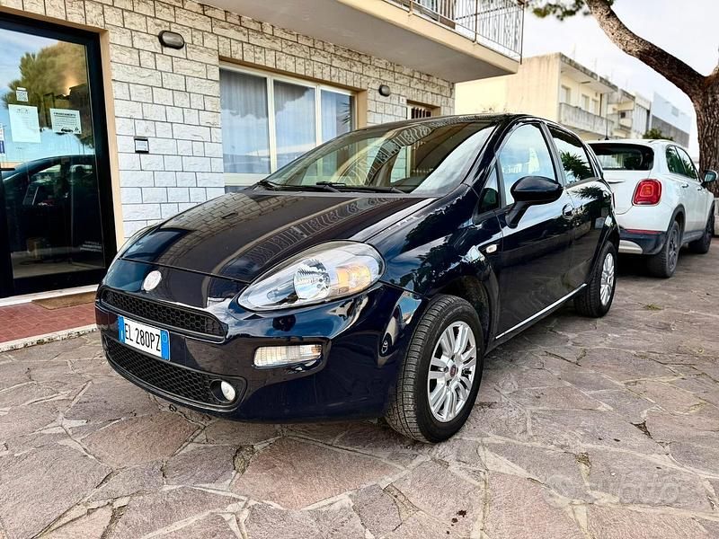 Usata Fiat Punto Pop 69 CV (50 kW) 2012 Blu Utilitaria