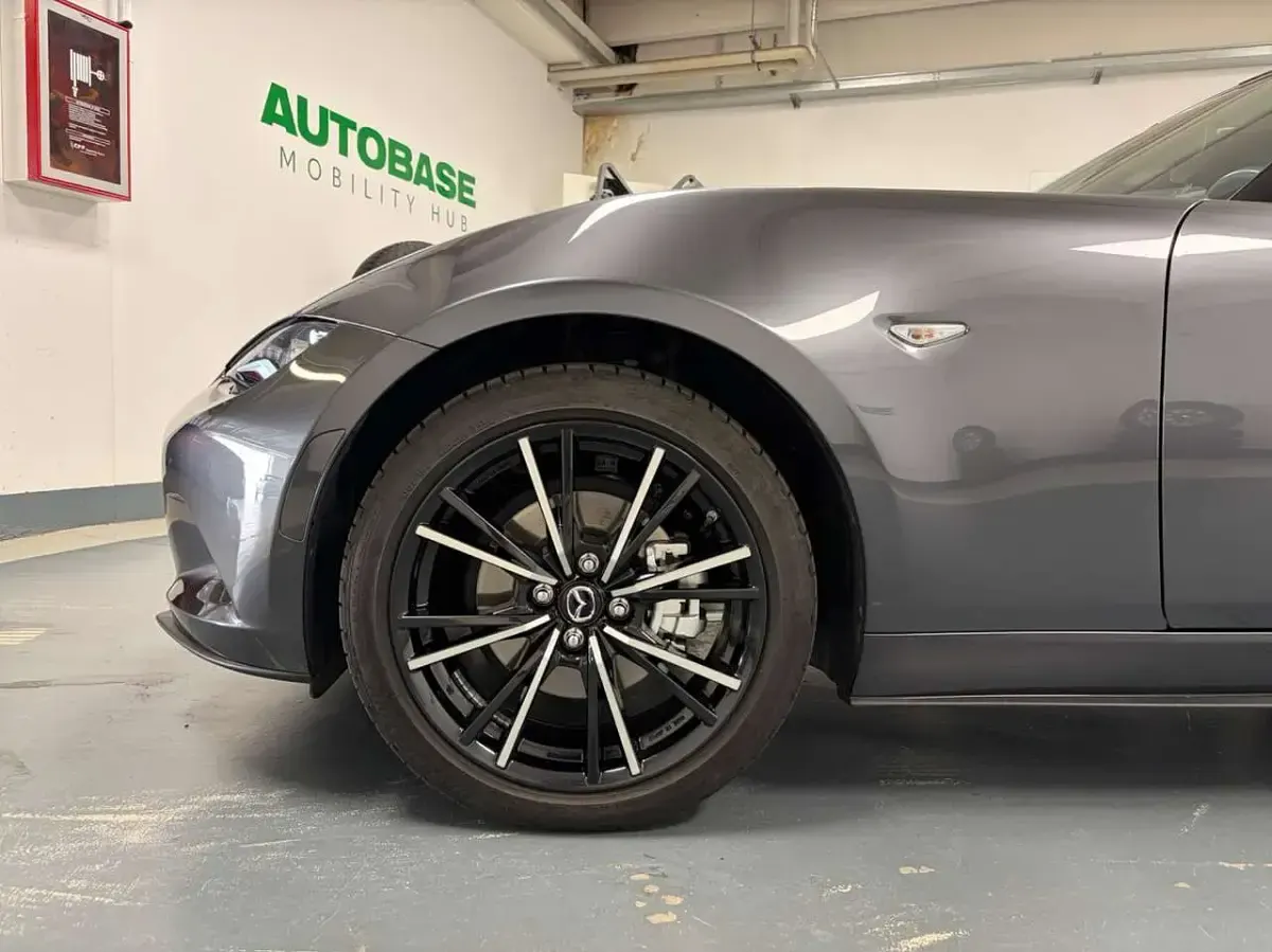 Usata Mazda MX5 Exclusive-Line 184 CV (135 kW) 2024 Machine grey Cabrio