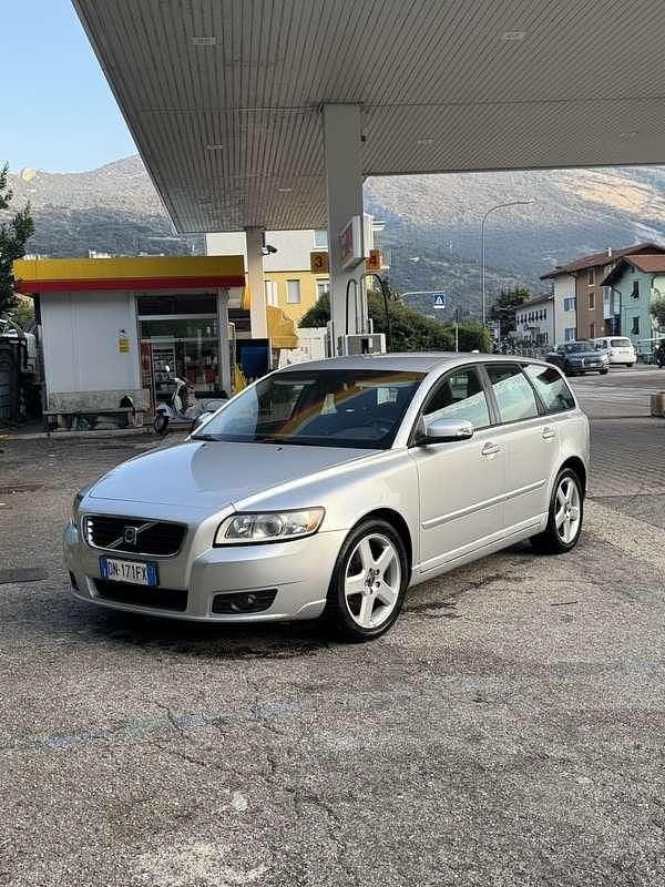 Usata Volvo V50 Summum 136 CV (100 kW) 2008 Grigio Station wagon