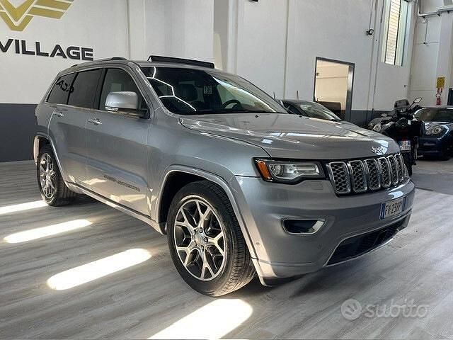 Usata Jeep Grand Cherokee Overland 250 CV (183 kW) 2019 Grigio SUV