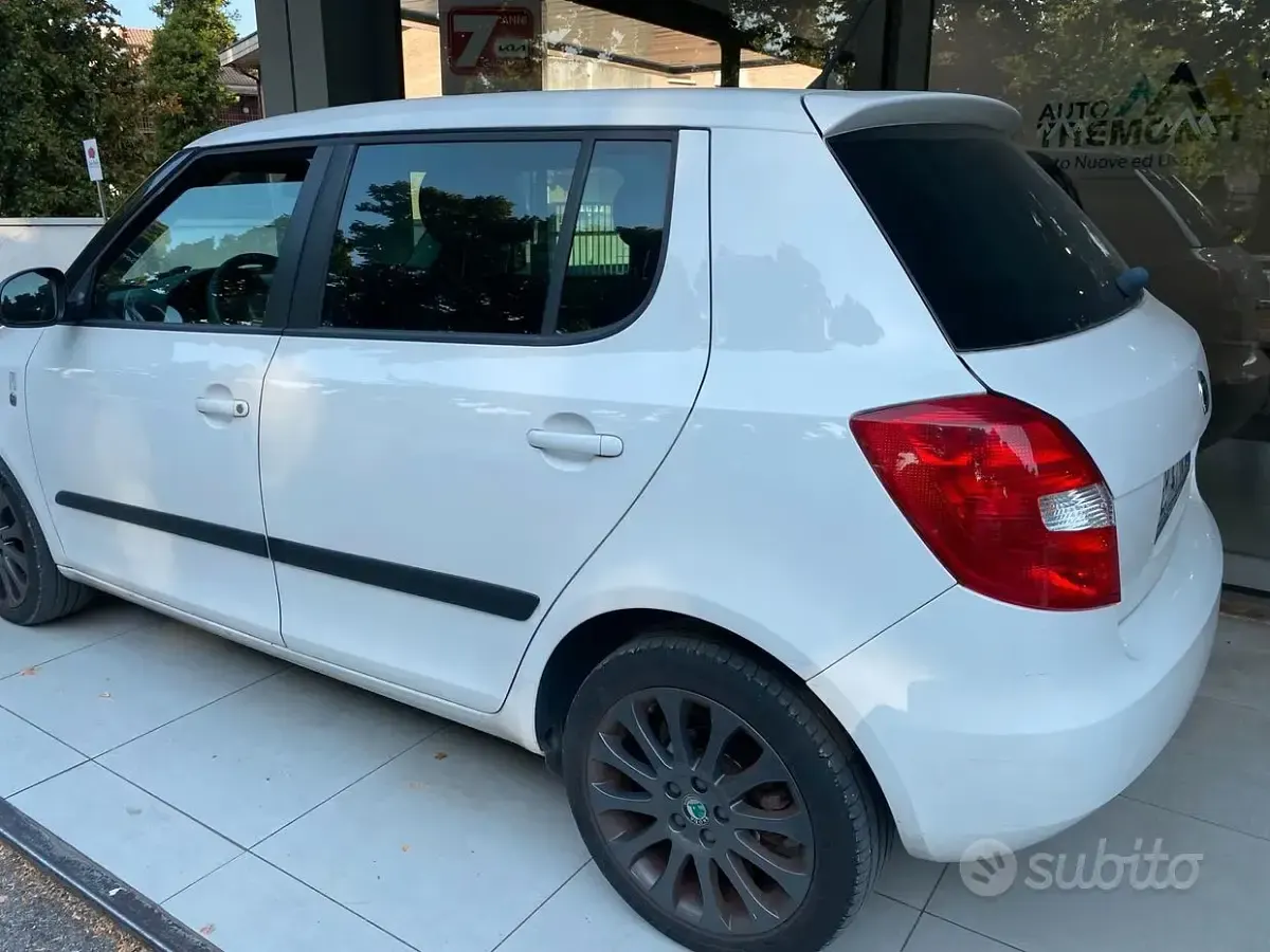 Usata Skoda Fabia Style 90 CV (66 kW) 2012 Bianco Berlina