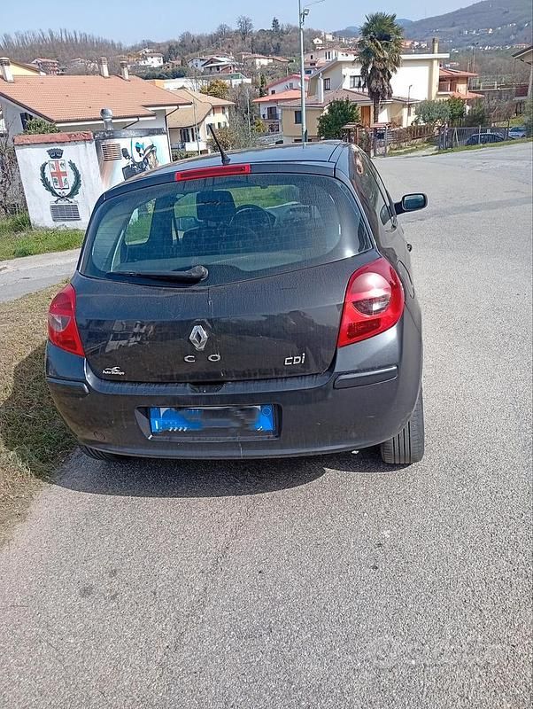 Usata Renault Clio II 75 CV (55 kW) 2005 Nero