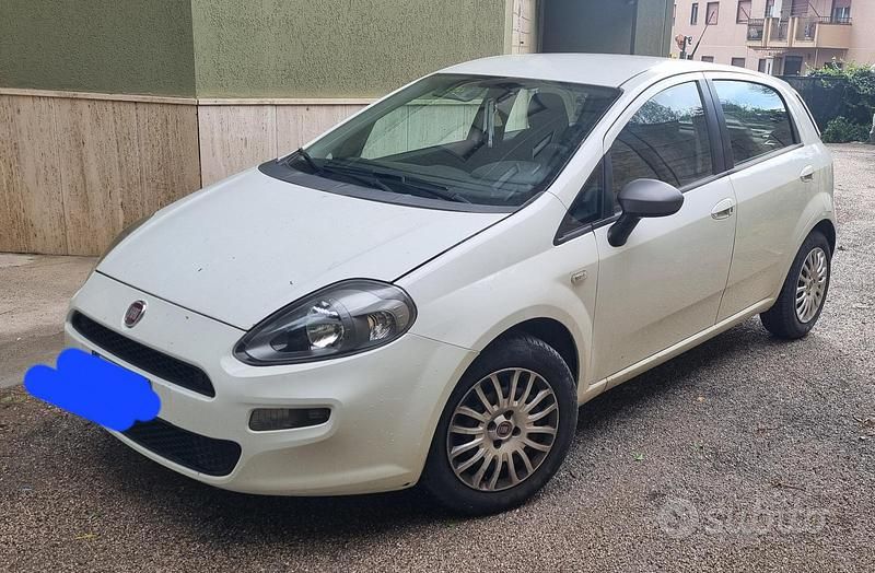 Bianco Usata 2015 Fiat Grande Punto Young Due volumi | 5200 € (Buon prezzo) - Immagine 1/4