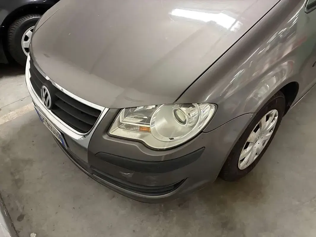 Usata VW Touran Trendline 105 CV (77 kW) 2008 Grigio Monovolume