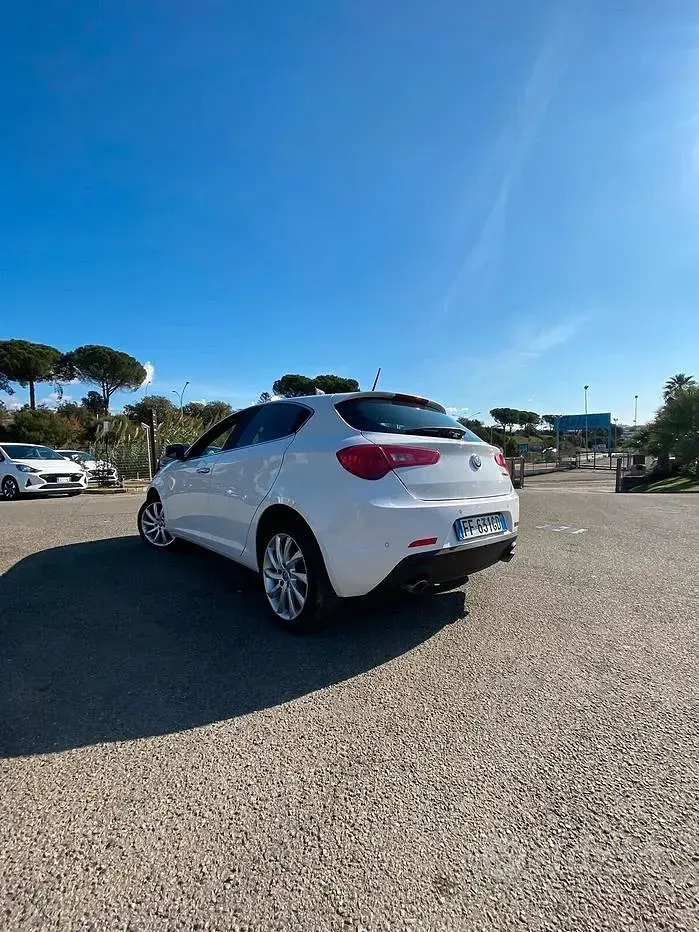 Usata Alfa Romeo Giulietta Super 175 CV (128 kW) 2016 Bianco Utilitaria