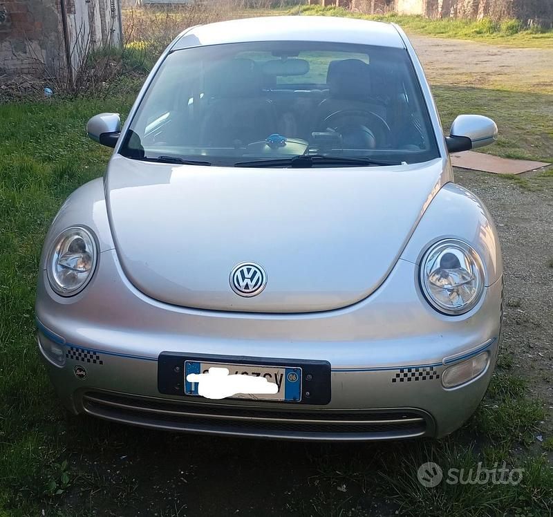 Usata VW New Beetle 101 CV (74 kW) 2003 Grigio Utilitaria