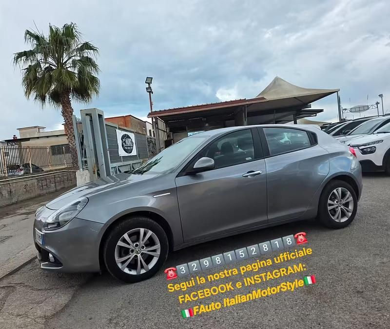 Usata Alfa Romeo Giulietta Business 119 CV (87 kW) 2017 Grigio Utilitaria