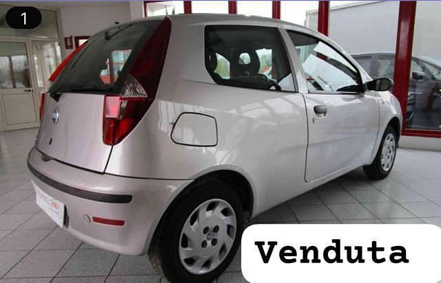 Usata Fiat Punto 59 CV (43 kW) 2005 Argento Utilitaria