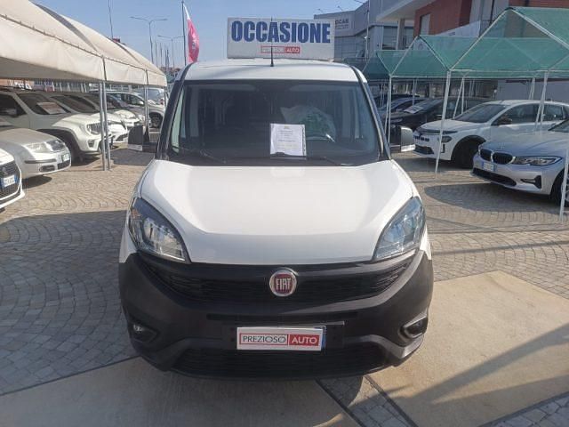 Usado Fiat Doblò Lounge 95 HP (69 kW) 2021 Branco Monovolume