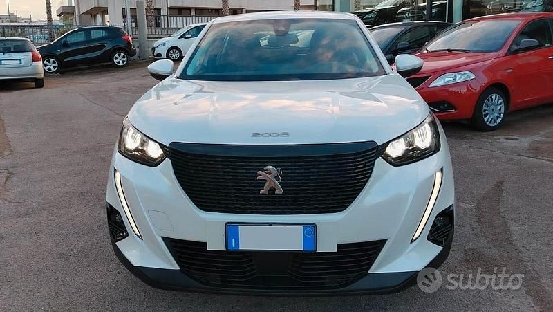 Usata Peugeot 2008 Active 102 CV (75 kW) 2021 Bianco SUV