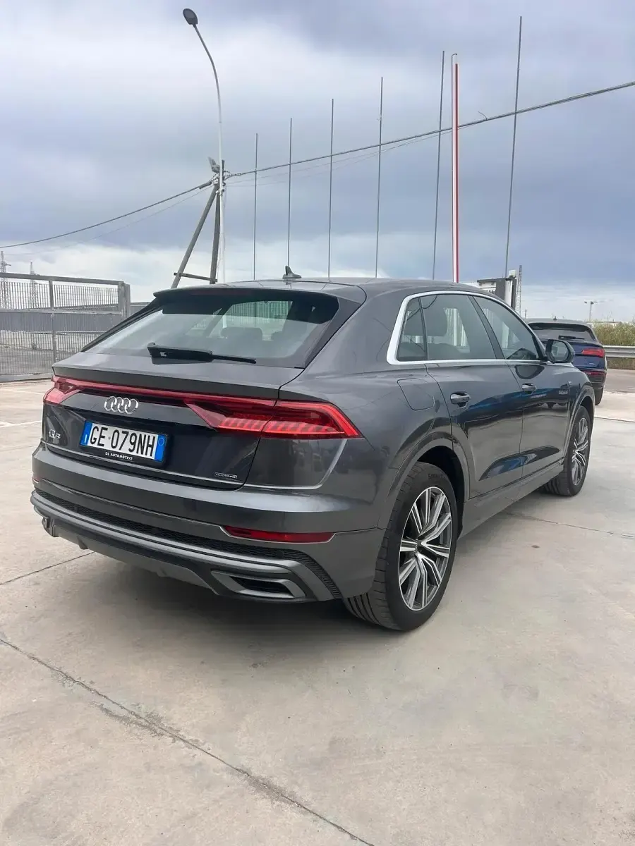 Usata Audi Q8 285 CV (209 kW) 2021 Grigio SUV