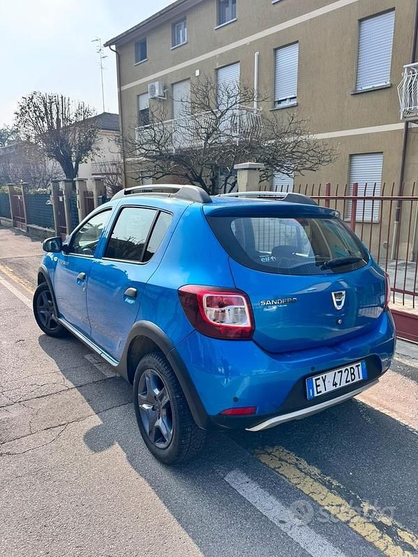 Usata Dacia Sandero Stepway 90 CV (66 kW) 2015 Blu Utilitaria
