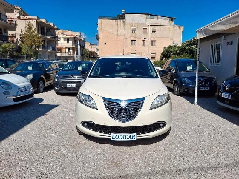 Usata Lancia Ypsilon Gold 95 CV (69 kW) 2011 Bianco Utilitaria