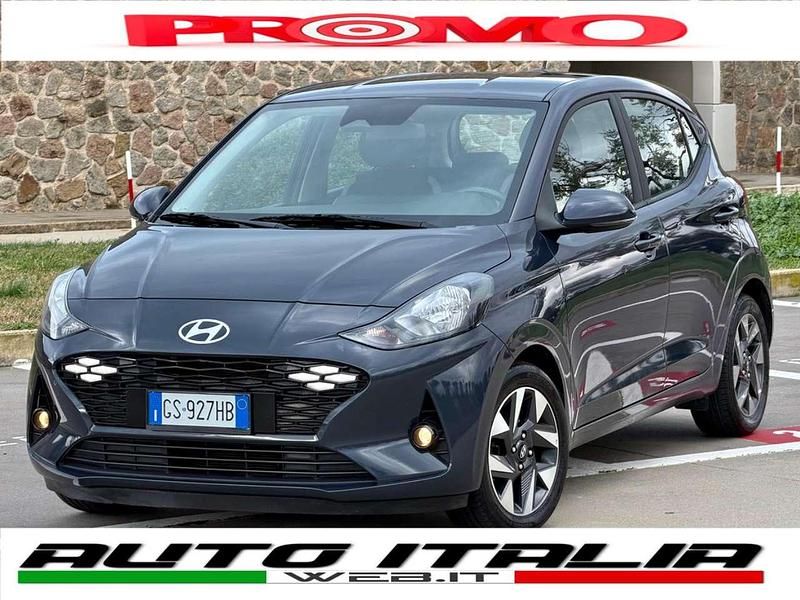 Grigio Usata 2024 Hyundai i10 Due volumi | 14.390 € (Buon prezzo) - Immagine 1/4