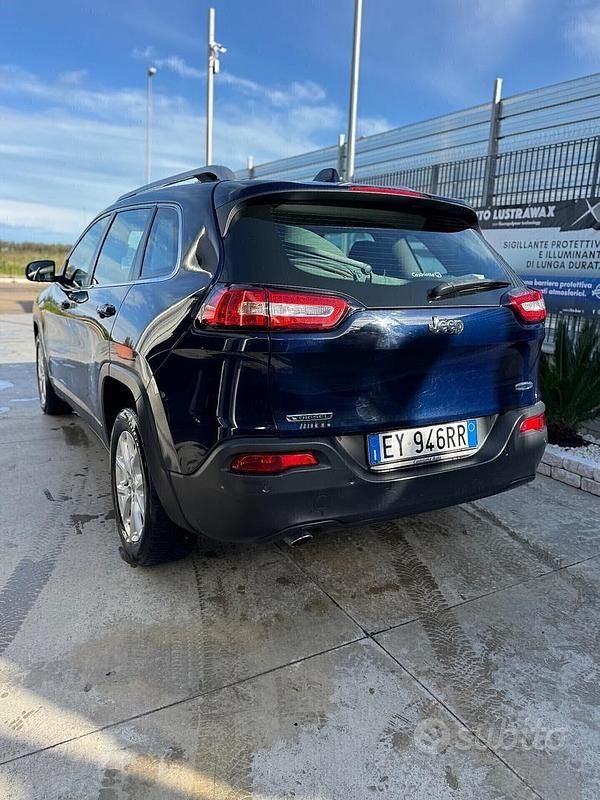 Usata Jeep Cherokee Longitude 140 CV (102 kW) 2015 Blu SUV