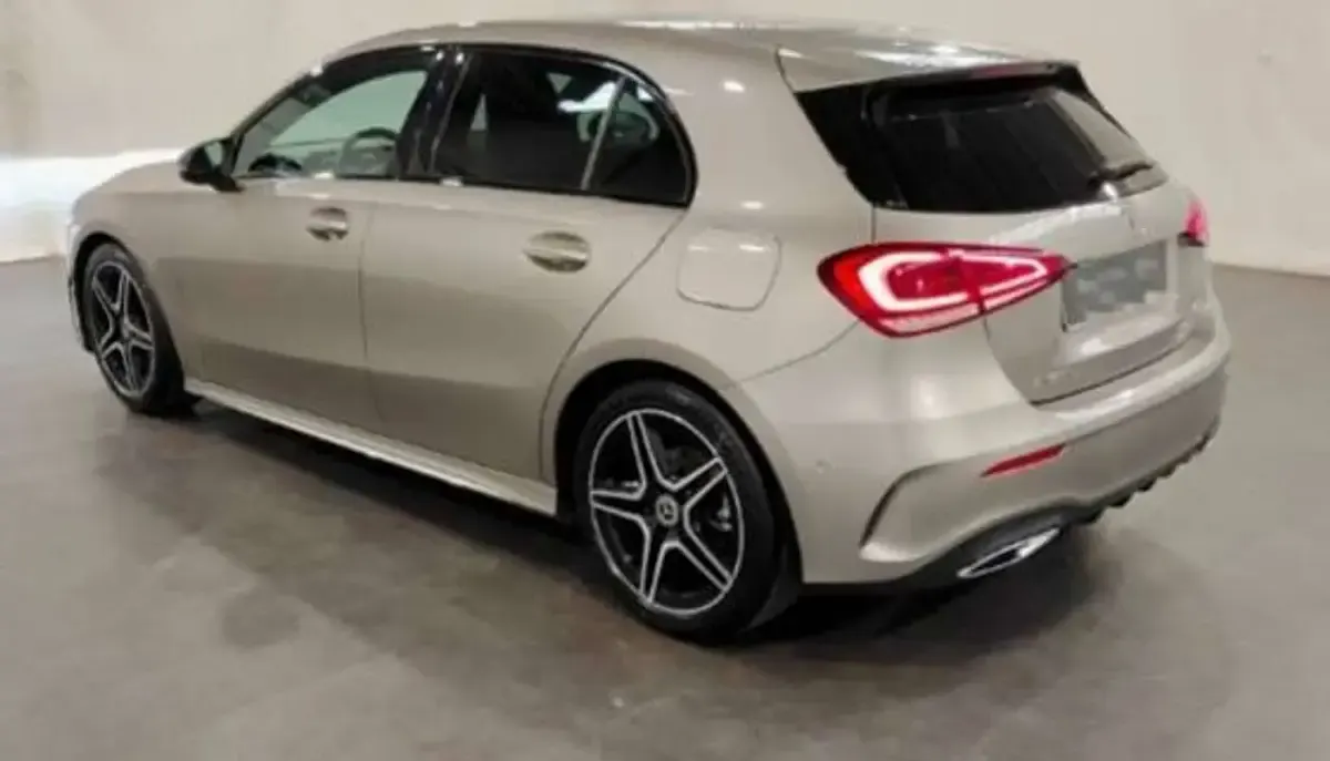 Usata Mercedes A180 Premium 116 CV (85 kW) 2019 Grigio Berlina
