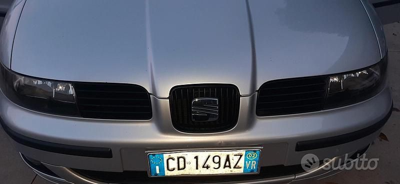 Usata Seat Leon Stella 110 CV (80 kW) 2002 Grigio Utilitaria