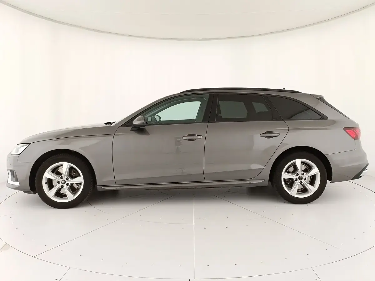 Usata Audi A4 Business 136 CV (100 kW) 2022 Z8 grigio terra metallizzato Station wagon