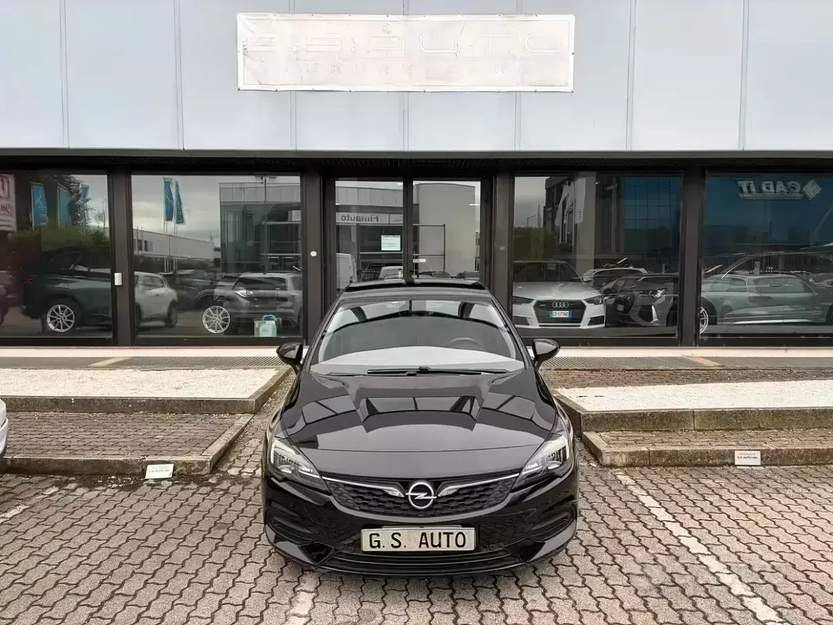 Occasion Opel Astra 122 PK (89 kW) 2021 Zwart Sedan