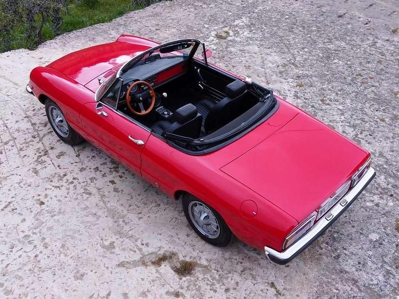 Usata Alfa Romeo Spider 88 CV (64 kW) 1968 Rosso Cabrio