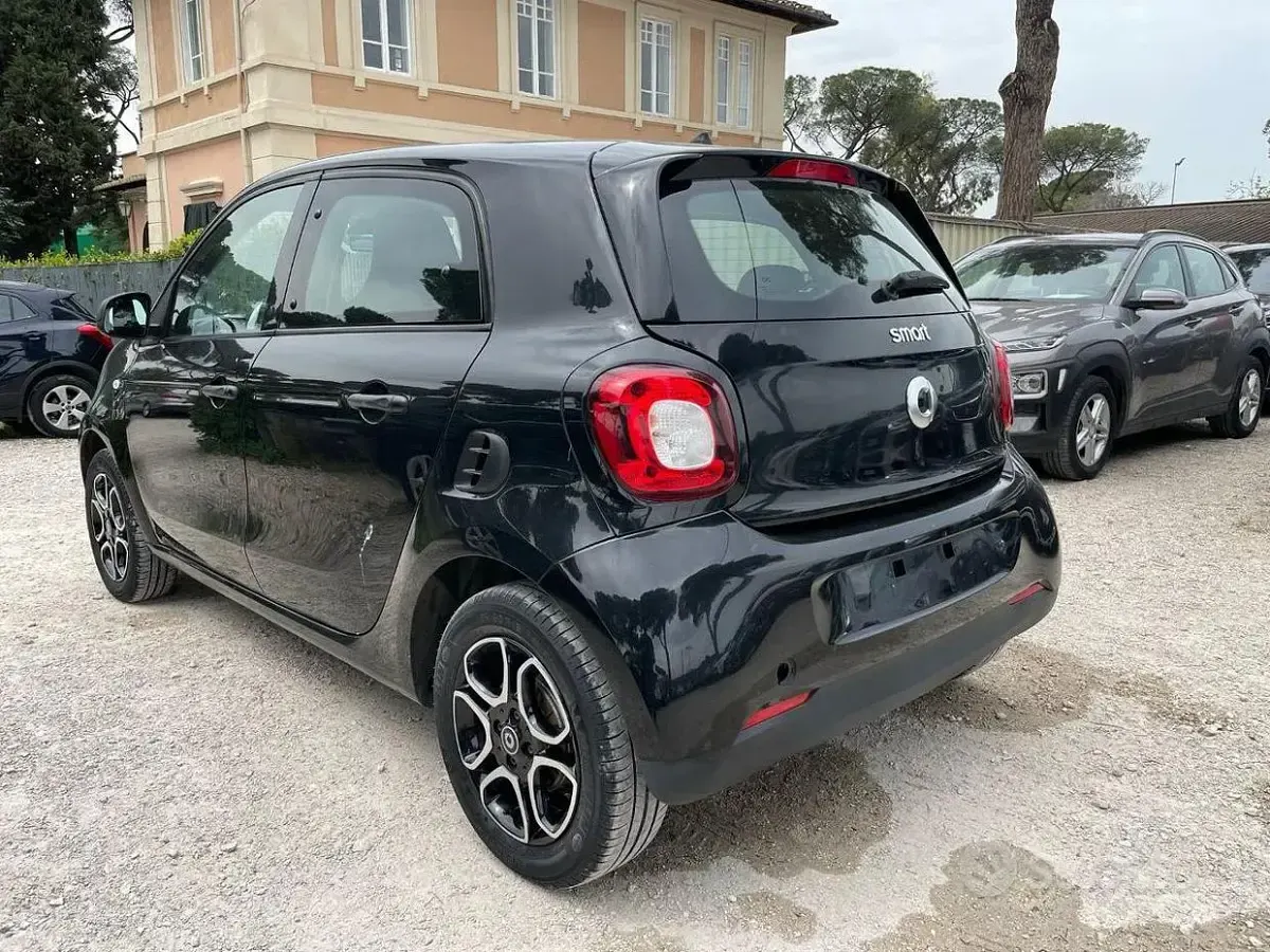 Usata Smart ForFour 71 CV (52 kW) 2018 Nero Utilitaria