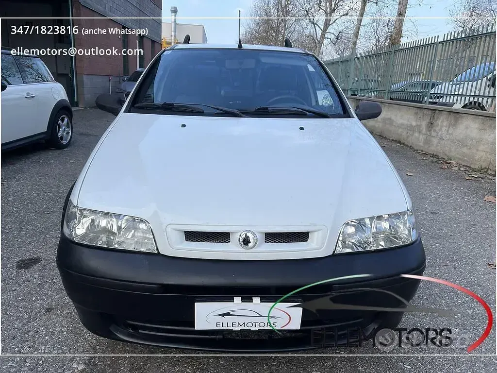 Usata Fiat Strada 80 CV (58 kW) 2004 Bianco Pick-up
