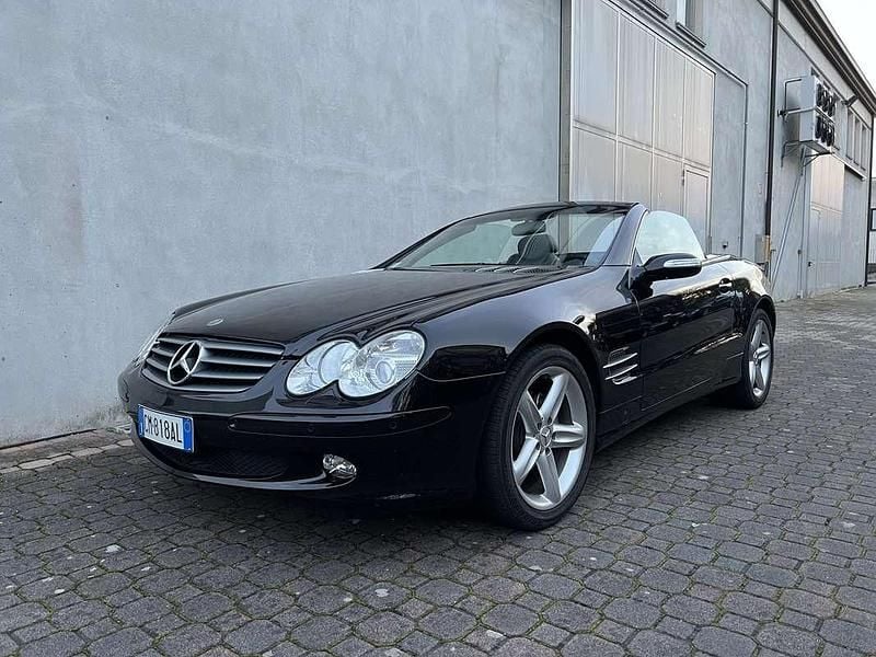Usata Mercedes SL350 245 CV (180 kW) 2004 Nero Cabrio