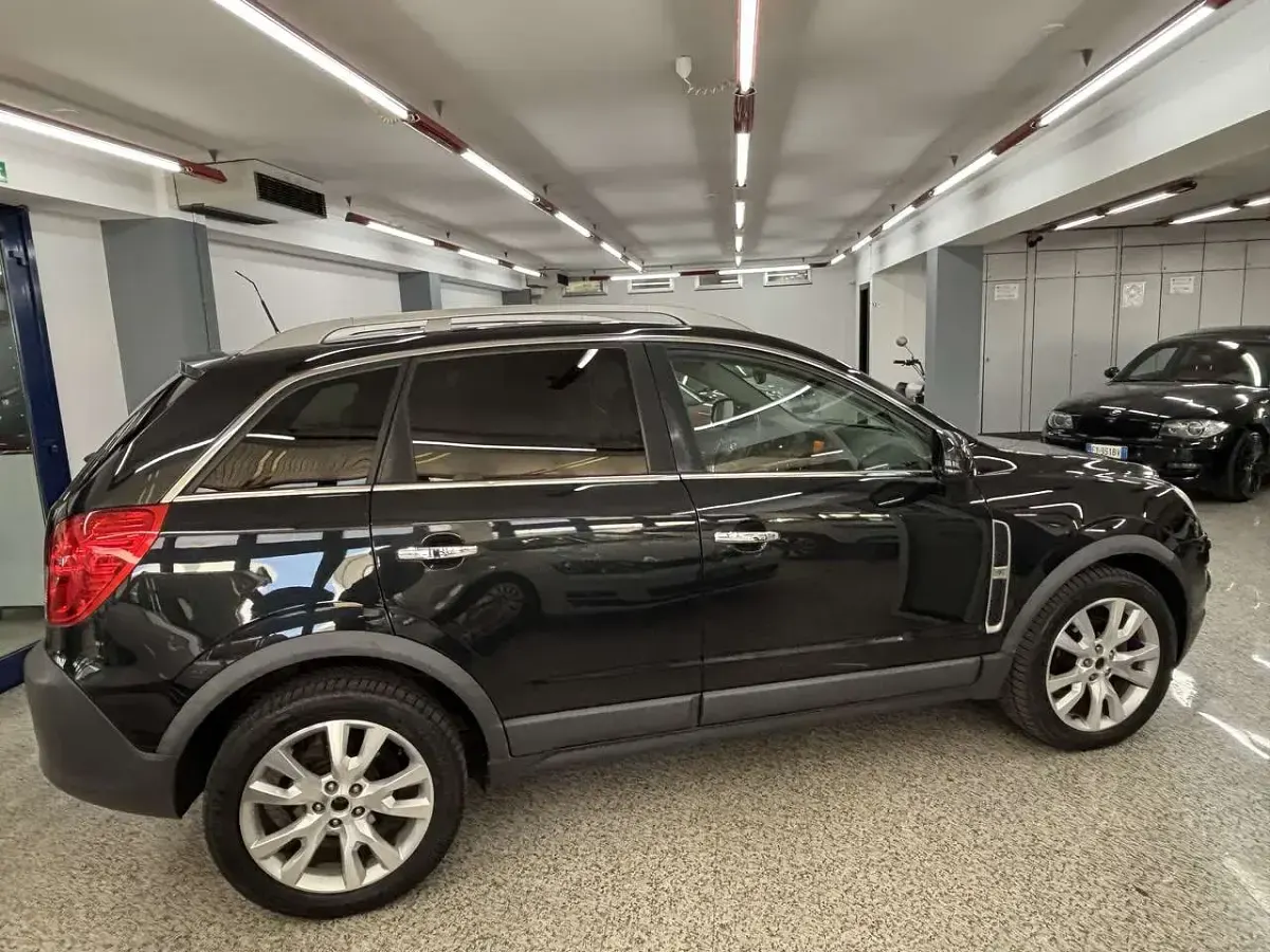 Usata Opel Antara Cosmo 184 CV (135 kW) 2011 Nero SUV