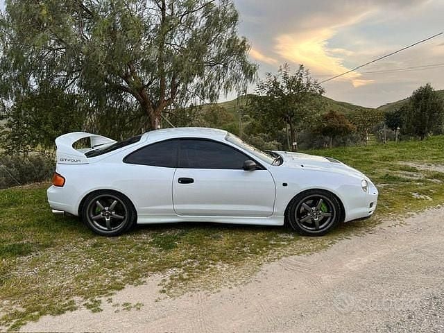 Usata Toyota Celica GT 242 CV (177 kW) 1995 Bianco Coupé