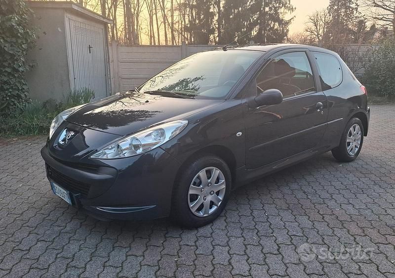 Usata Peugeot 206 60 CV (44 kW) 2011 Nero Berlina