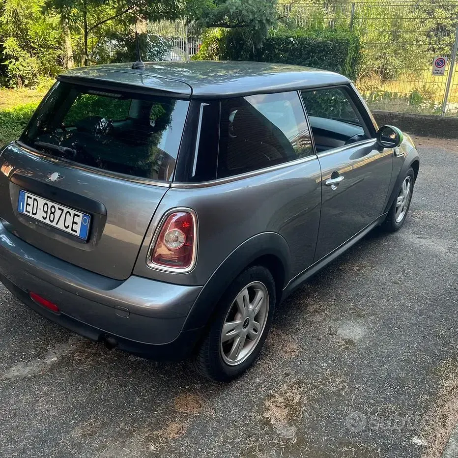 Usata Mini ONE 75 CV (55 kW) 2010 Grigio Utilitaria