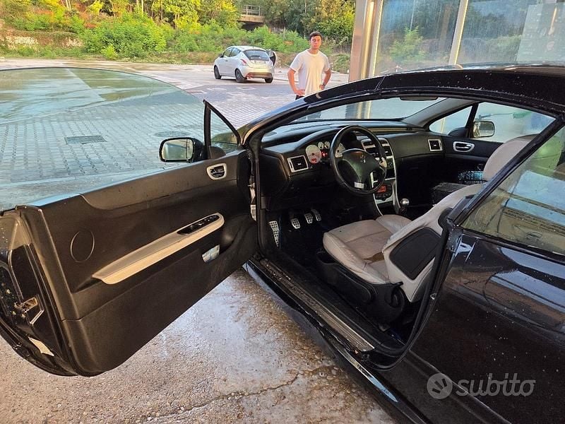 Nero Usata 2004 Peugeot 307 CC Cabrio | 1800 € - Immagine 1/4