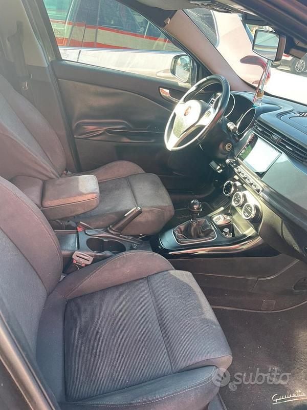 Usata Alfa Romeo Giulietta 105 CV (77 kW) 2010 Grigio Berlina