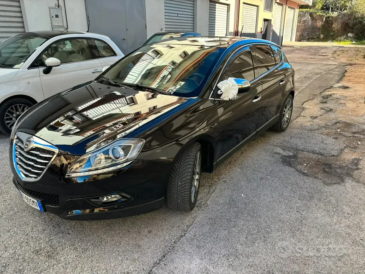 Usata Lancia Delta 120 CV (88 kW) 2012 Nero Utilitaria