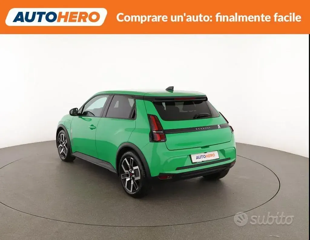 Usata Renault R5 77 kW (106 CV) 2025 Verde Utilitaria