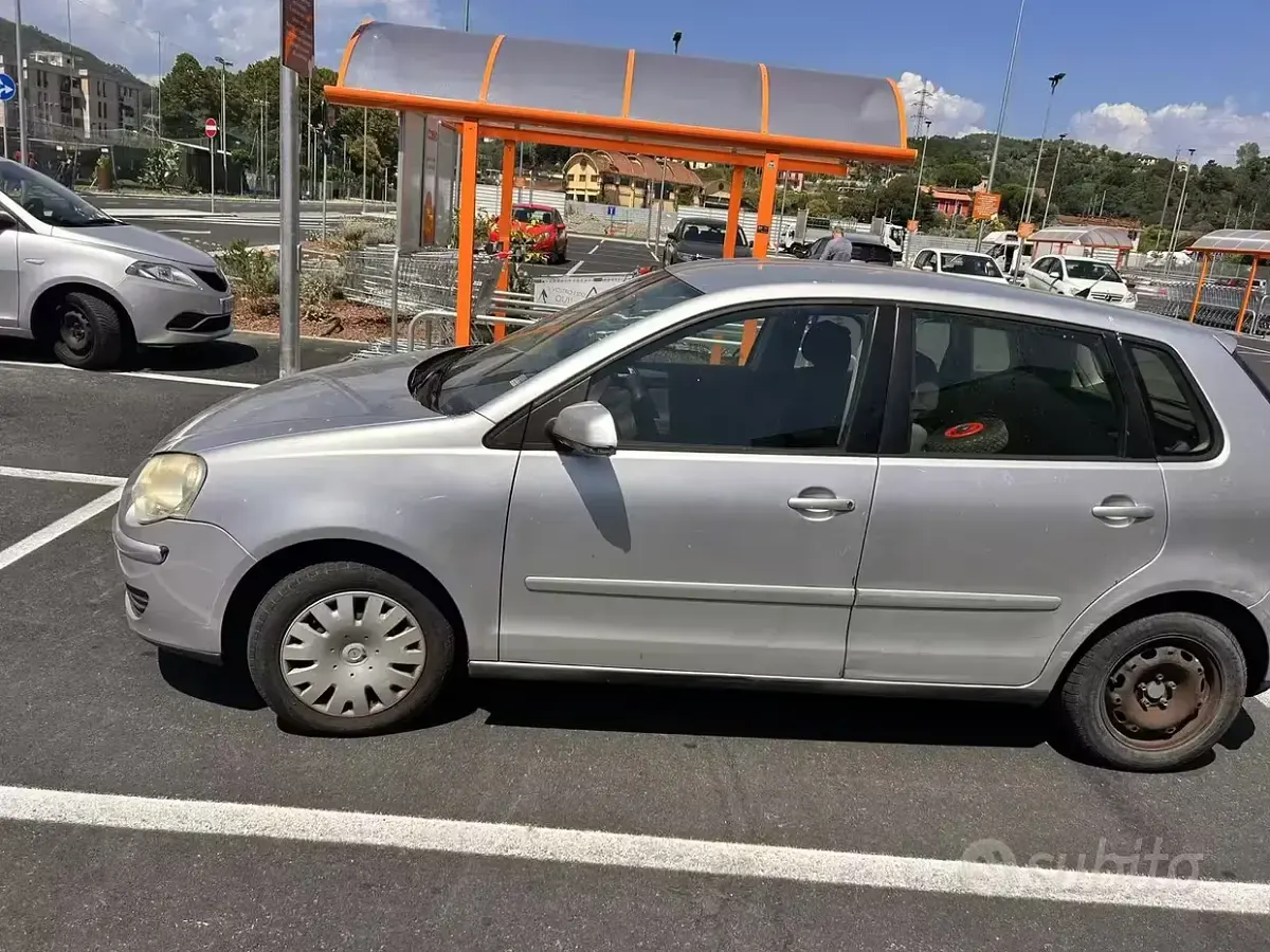 Usata VW Polo 75 CV (55 kW) 2005 Grigio Utilitaria