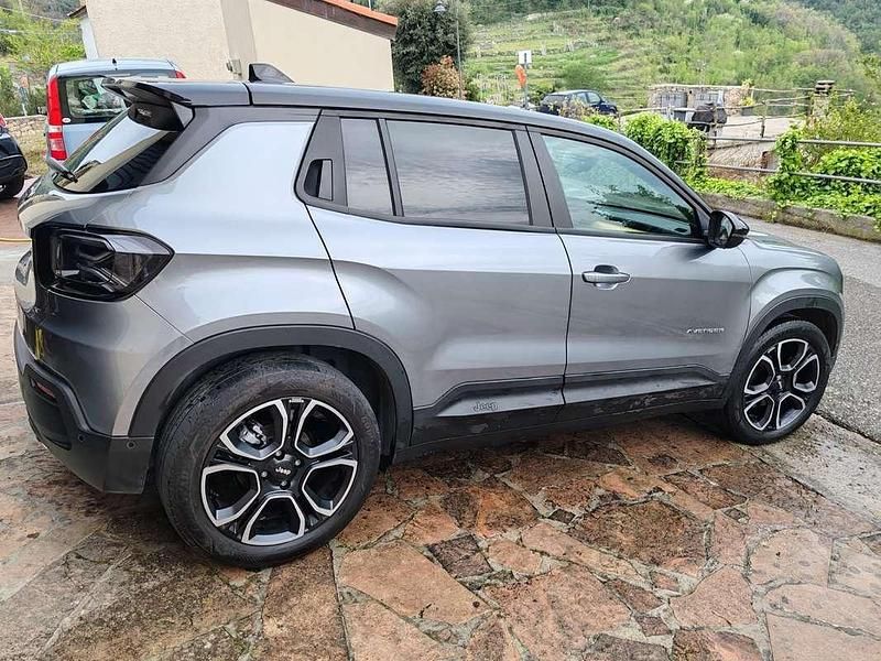 Usata Jeep Avenger Summit 101 CV (74 kW) 2024 Grigio SUV