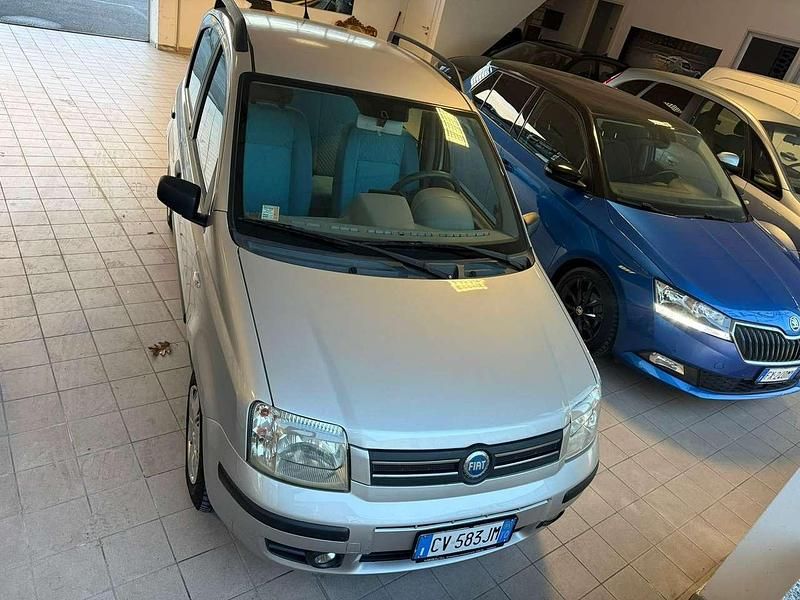 Argento Usata 2005 Fiat Panda Dynamic Due volumi | 4200 € (Buon prezzo) - Immagine 1/4