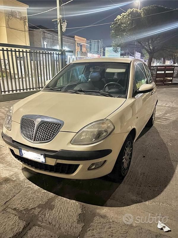 Usata Lancia Ypsilon 60 CV (44 kW) 2006 Utilitaria