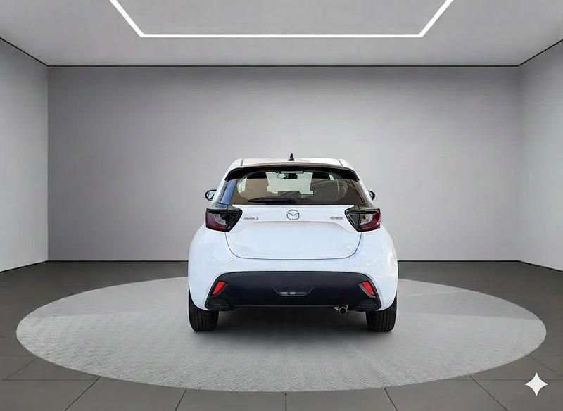Nuova Mazda 2 116 CV (85 kW) 2025 Northern white pearl Utilitaria