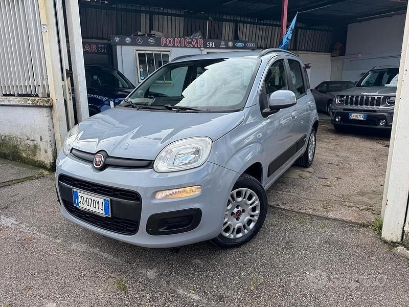 Usata Fiat Panda Lounge 69 CV (50 kW) 2020 Grigio Utilitaria
