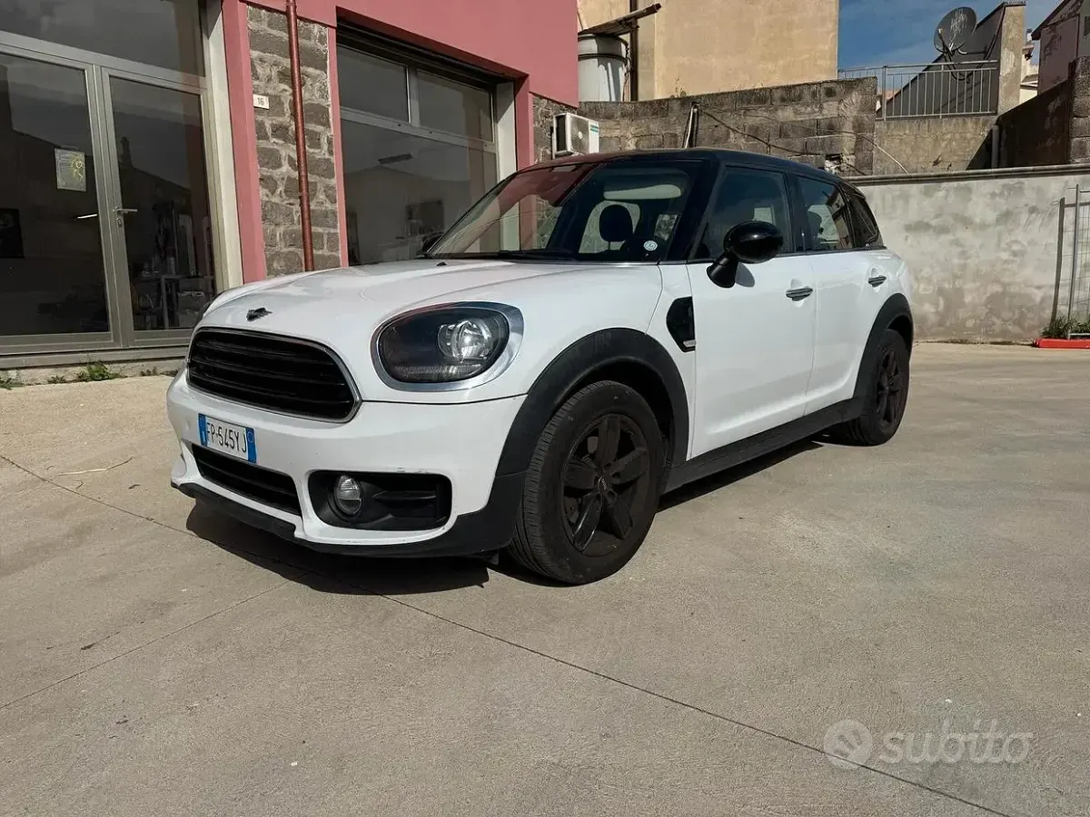 Usata Mini Cooper D Countryman Business 150 CV (110 kW) 2018 Bianco SUV