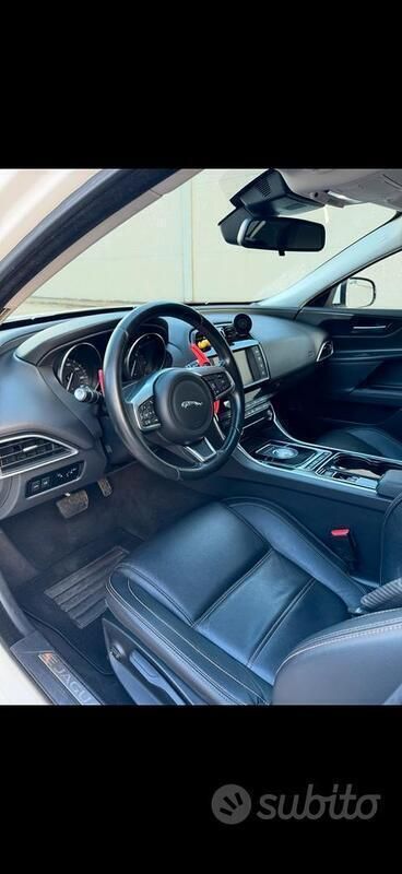 Usata Jaguar XE Prestige 179 CV (131 kW) 2017 Bianco Berlina