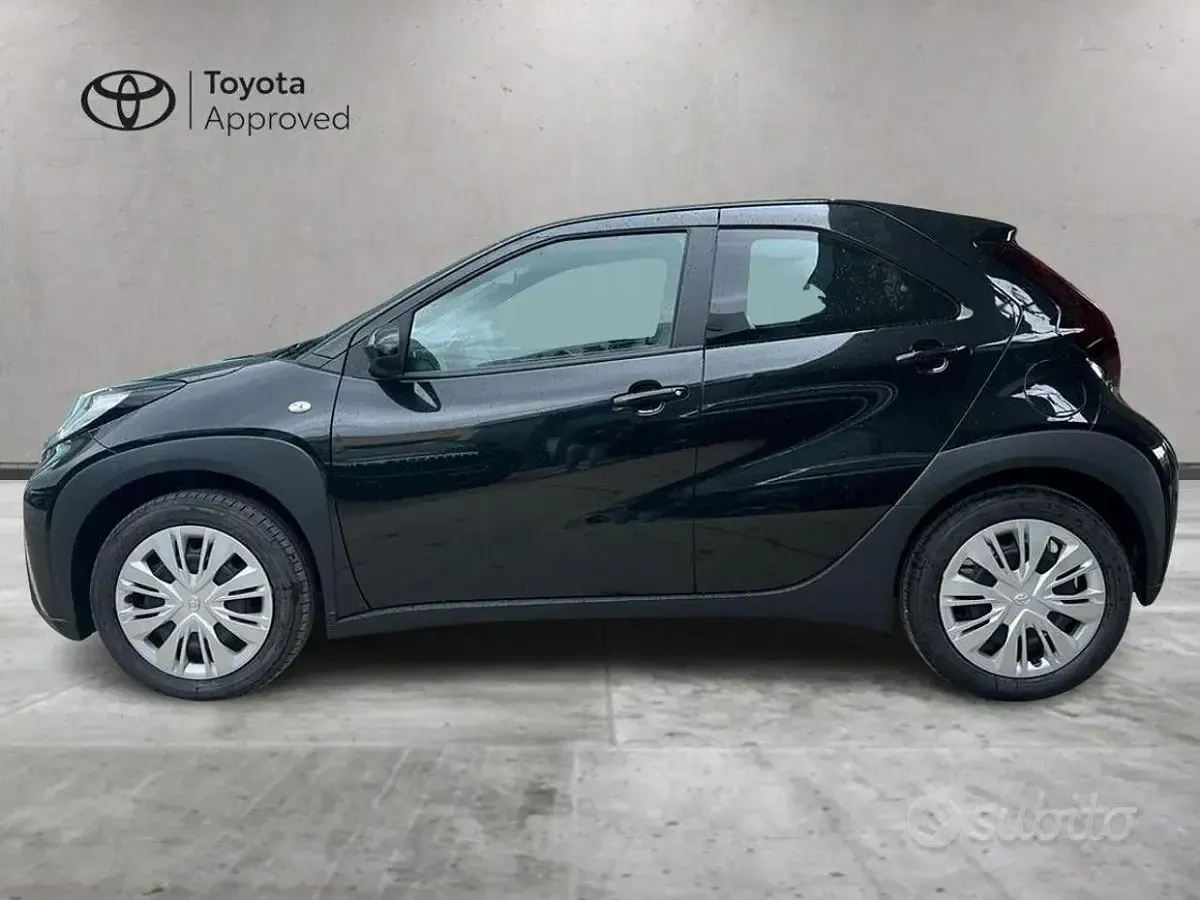 Uusi Toyota Aygo X Active 72 HP (52 kW) 2026 Musta Katumaasturi
