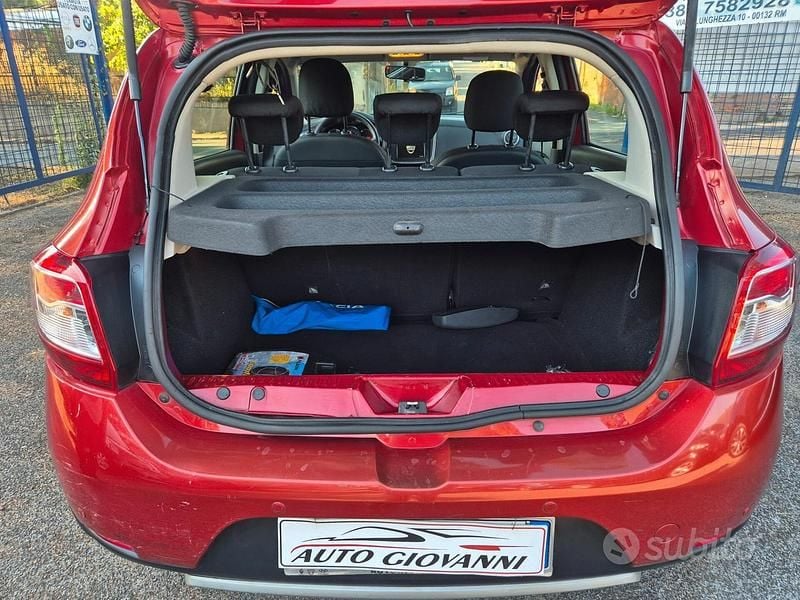 Usata Dacia Sandero Stepway 90 CV (66 kW) 2015 Marrone Berlina