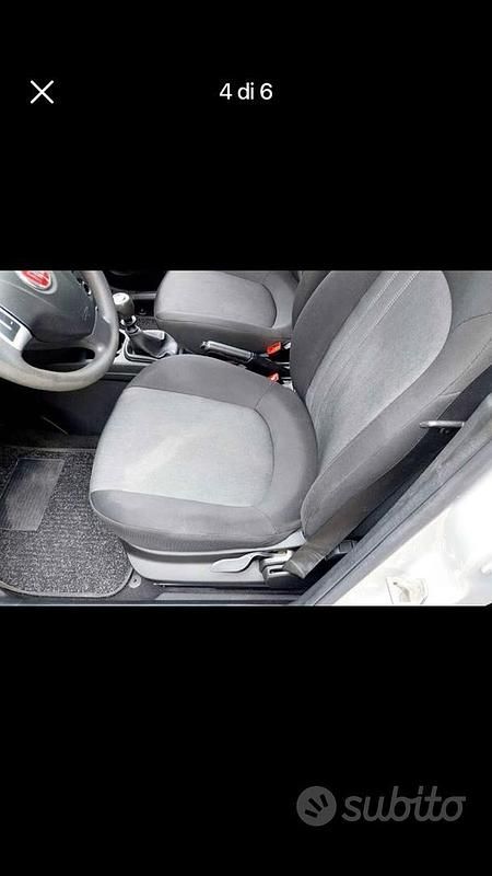 Usata Fiat Punto 77 CV (56 kW) 2014 Grigio Utilitaria