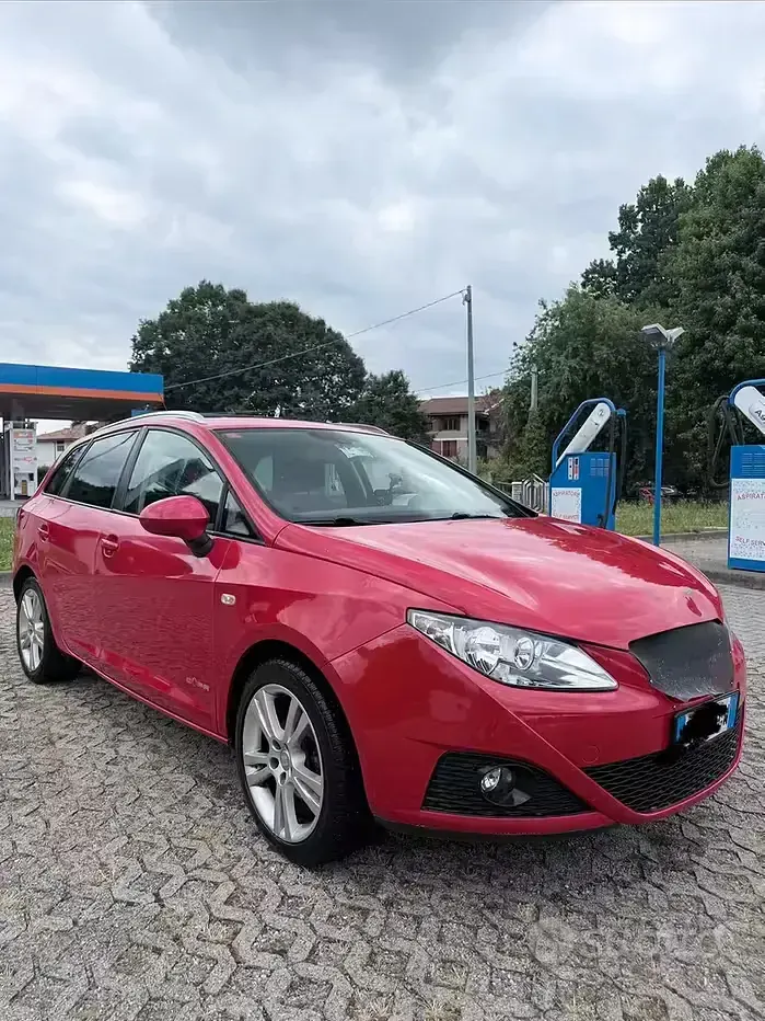 Usata Seat Ibiza ST 69 CV (50 kW) 2011 Rosso Station wagon