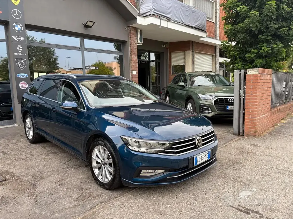 Usata VW Passat Business 150 CV (110 kW) 2022 Bluazzurro Station wagon